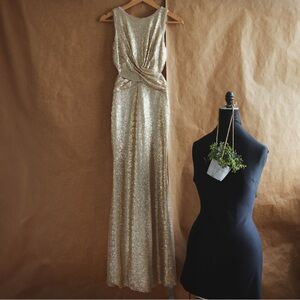 ✨ Betsy & Adam Evening Gown – Size 2 – Gold Sequin ✨